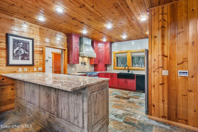 $2,750,000 | 58250 Highway 200, Clark Fork, ID 83811