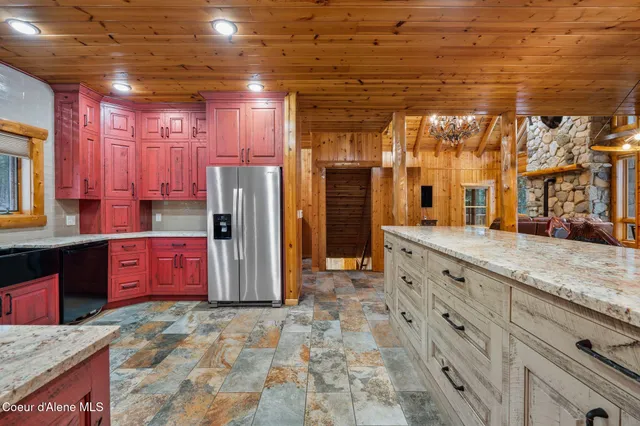 $2,750,000 | 58250 Highway 200, Clark Fork, ID 83811