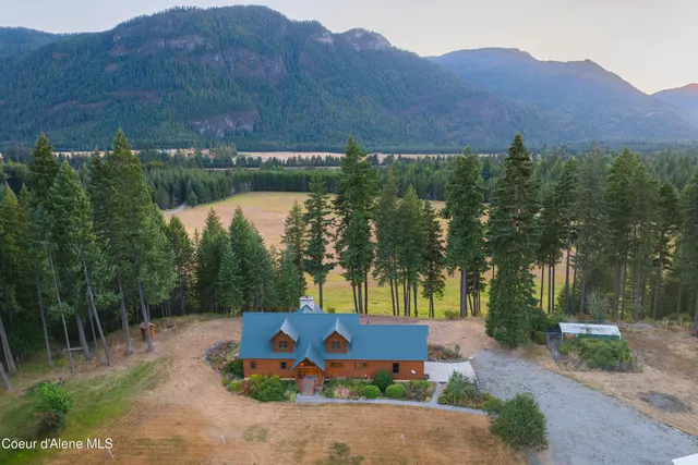 $2,750,000 | 58250 Highway 200, Clark Fork, ID 83811