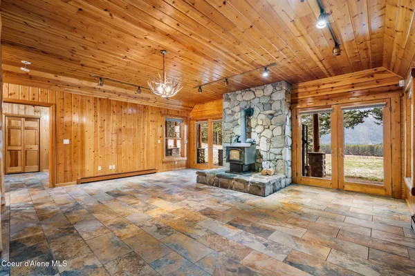 $2,695,000 | 58250 Highway 200, Clark Fork, ID 83811