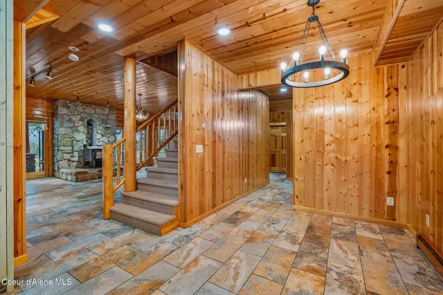 $2,750,000 | 58250 Highway 200, Clark Fork, ID 83811