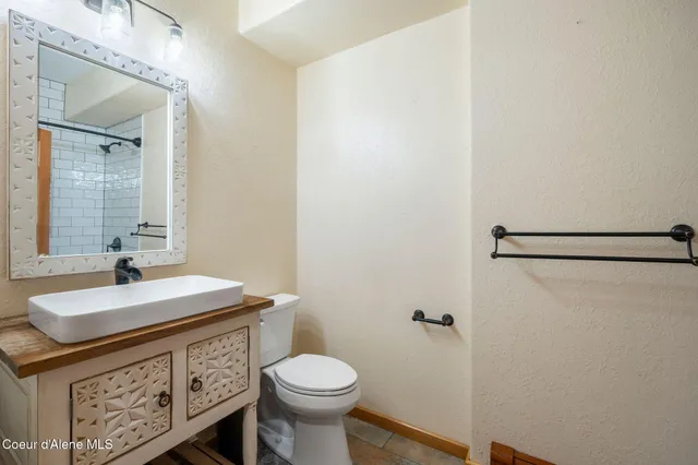 $2,750,000 | 58250 Highway 200, Clark Fork, ID 83811