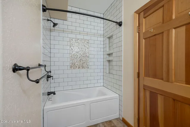 $2,750,000 | 58250 Highway 200, Clark Fork, ID 83811