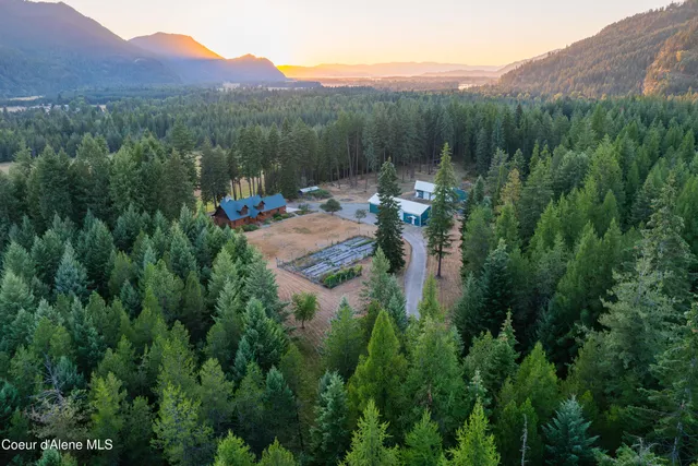 $2,750,000 | 58250 Highway 200, Clark Fork, ID 83811