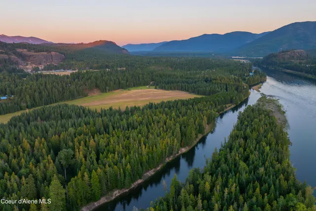 $2,750,000 | 58250 Highway 200, Clark Fork, ID 83811