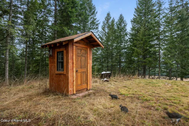 $2,750,000 | 58250 Highway 200, Clark Fork, ID 83811