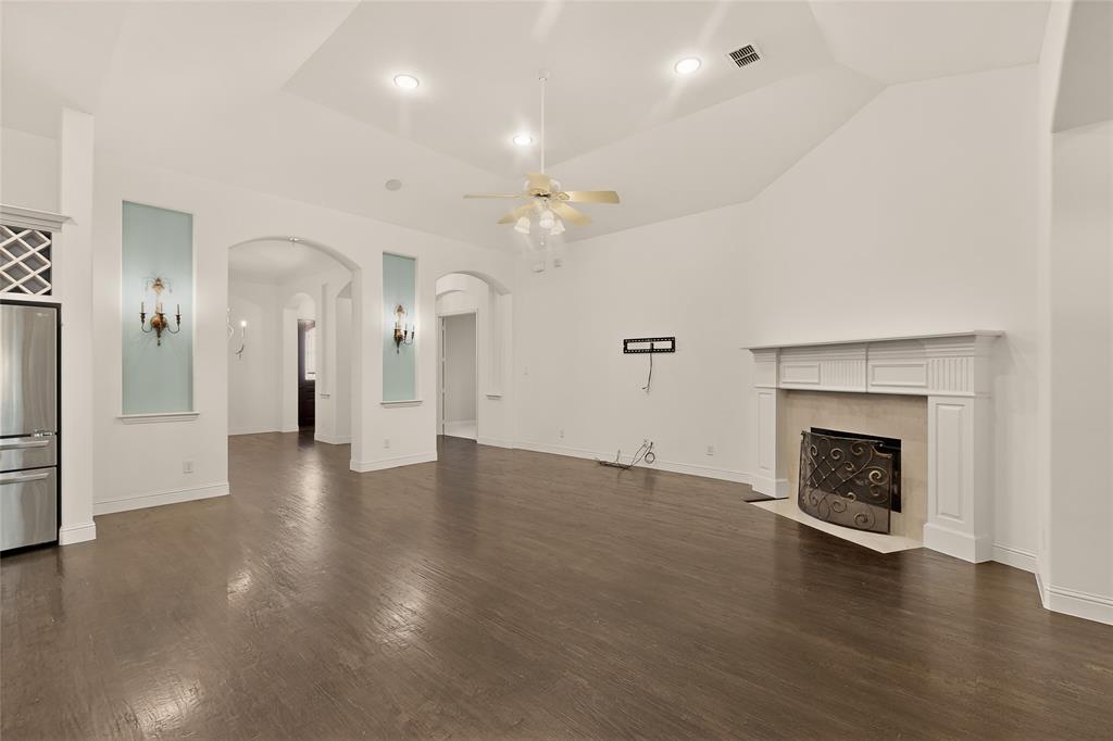 11048 Riney Court Frisco, TX 75035 - Photo 9 of 40