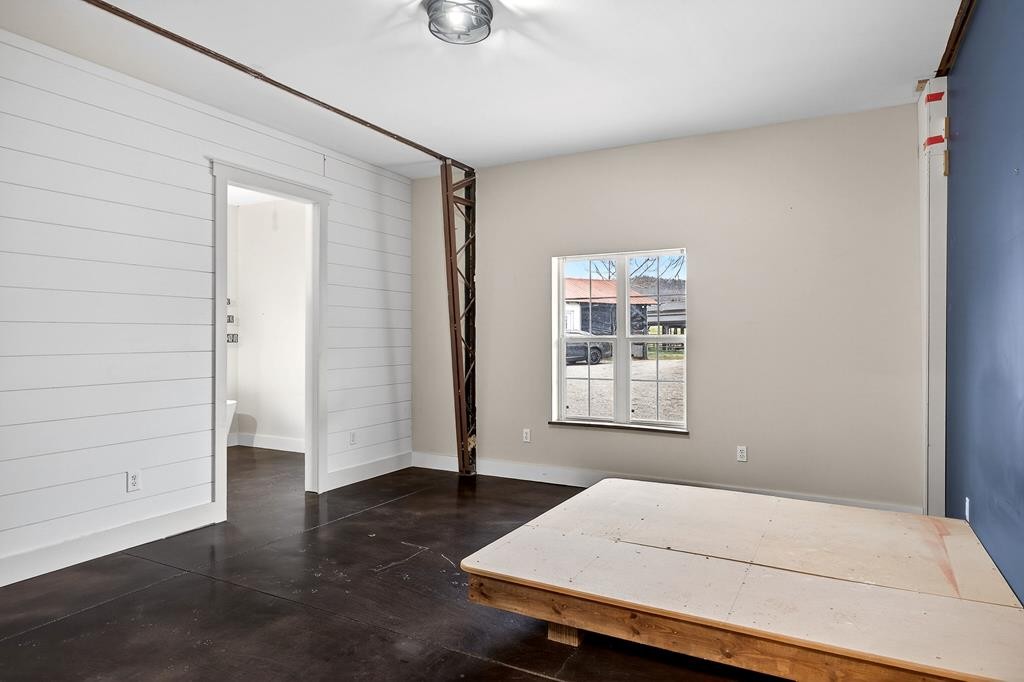 1425 Moodyville Loop Byrdstown, TN 38549 - Photo 21 of 62 a room with a bed and a window