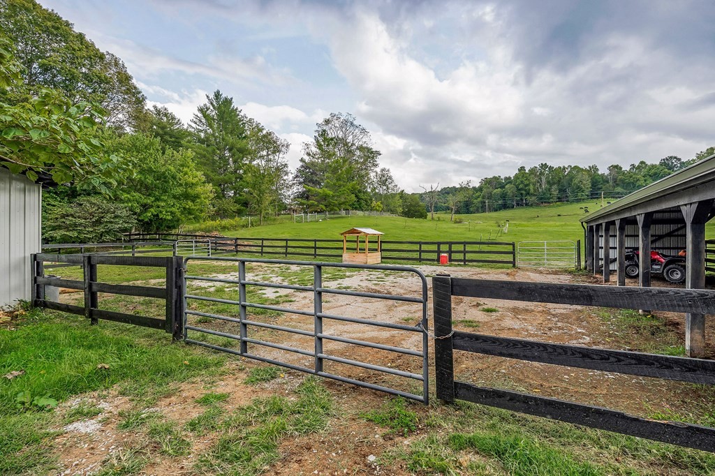 1425 Moodyville Loop Byrdstown, TN 38549 - Photo 50 of 62 a view of a bench in a garden
