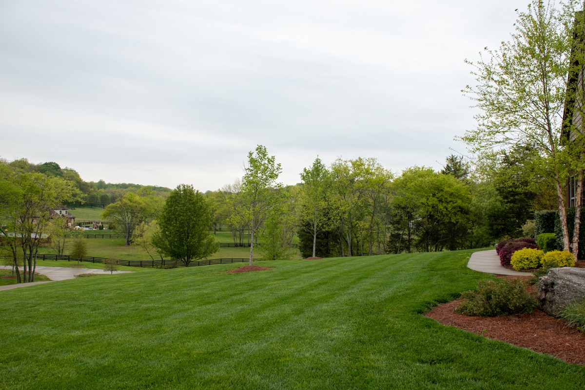 2186 Center Point Road Hendersonville, TN 37075 - Photo 4 of 50 Gallery Image 4