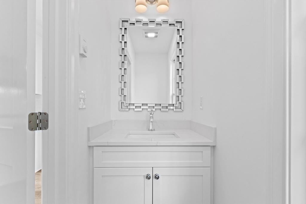 11 South Hampton Road, Unit B Amesbury, MA 01913 - Photo 15 of 35