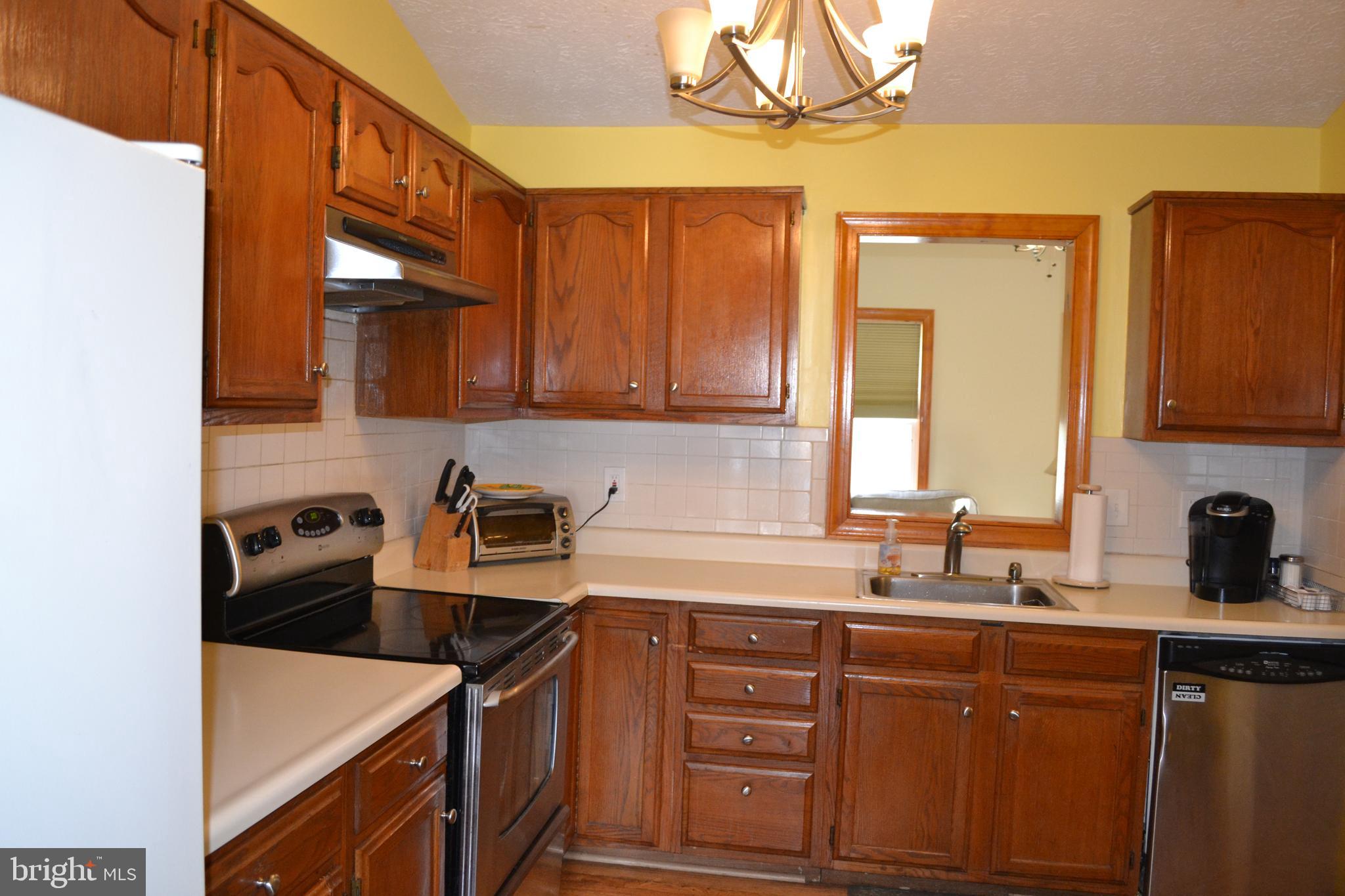 8811 Ridgelys Choice Drive Baltimore, MD 21236 - Photo 12 of 36 Gallery Image 12
