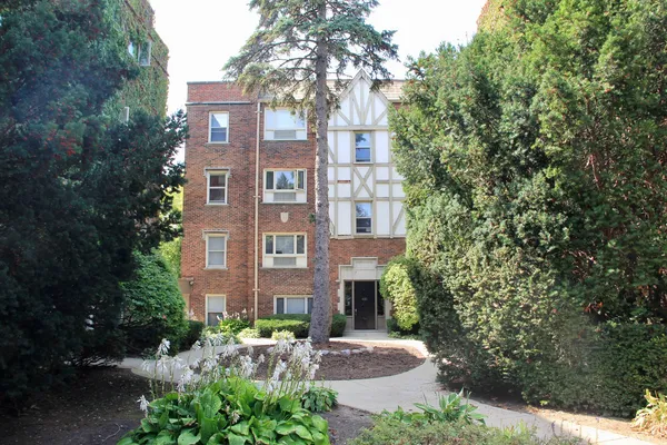$1,520 | 428 North Park Boulevard, Unit 7, Glen Ellyn, IL 60137