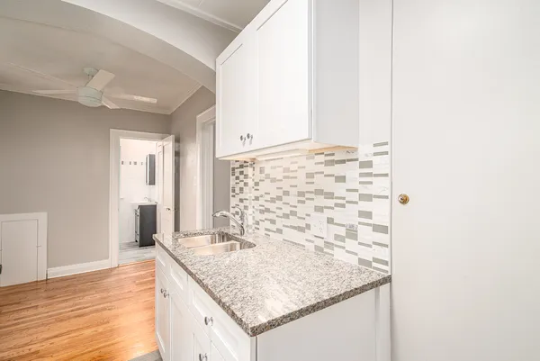 $1,520 | 428 North Park Boulevard, Unit 7, Glen Ellyn, IL 60137