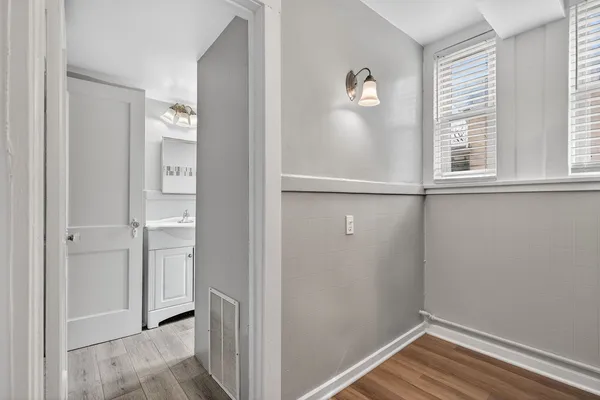 $1,520 | 428 North Park Boulevard, Unit 7, Glen Ellyn, IL 60137