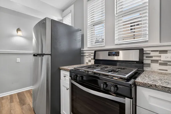 $1,520 | 428 North Park Boulevard, Unit 7, Glen Ellyn, IL 60137