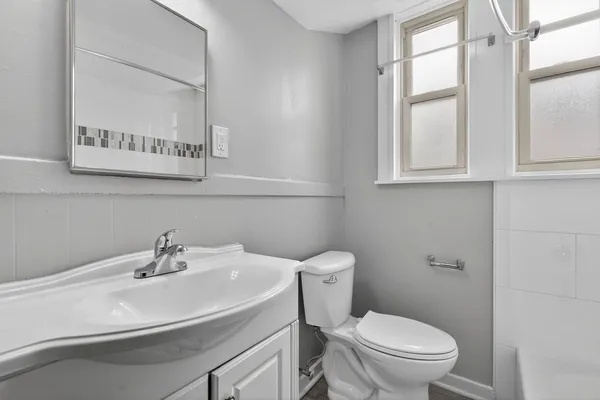 $1,520 | 428 North Park Boulevard, Unit 7, Glen Ellyn, IL 60137