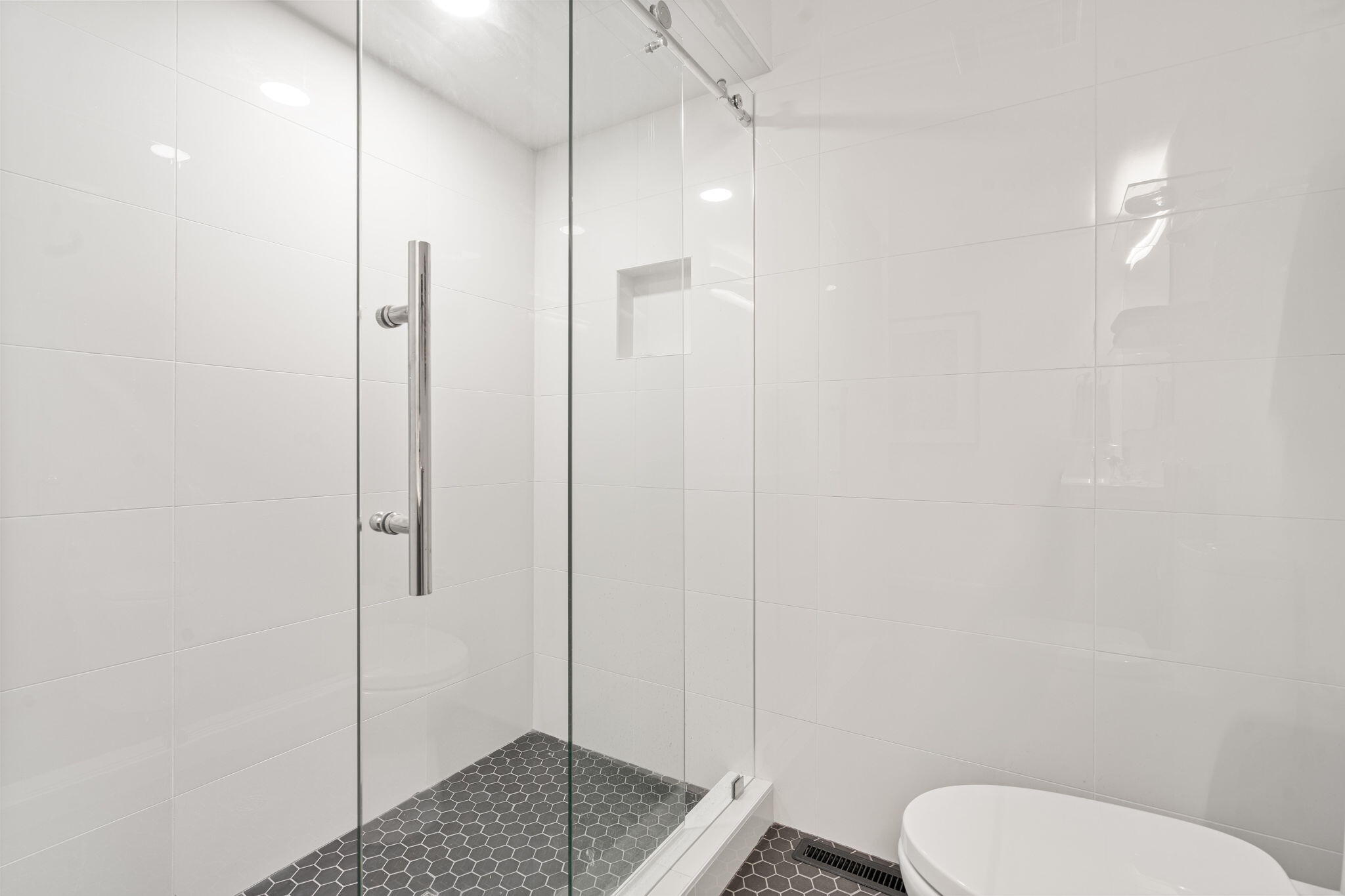 400 Barber Street Spring Lake, MI 49456 - Photo 46 of 74 Primary Bathroom