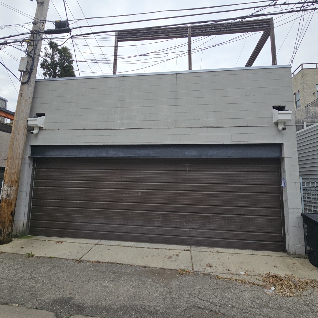 1013 North Honore Street, Unit 1 Chicago, IL 60622 - Photo 2 of 17 a front view of a house