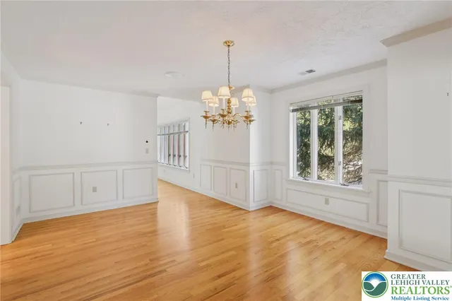 $525,000 | 4861 Sydney Close, Lower Macungie Township, PA 18062