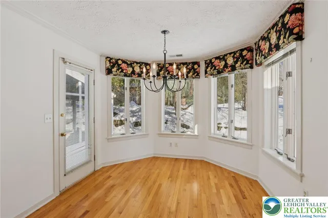 $525,000 | 4861 Sydney Close, Lower Macungie Township, PA 18062