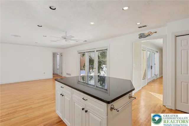 $525,000 | 4861 Sydney Close, Lower Macungie Township, PA 18062