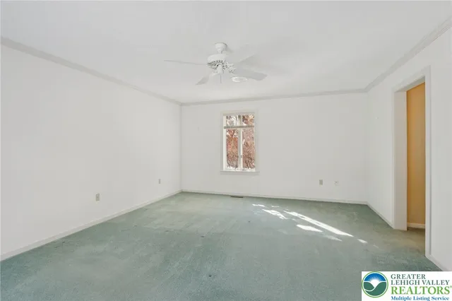 $525,000 | 4861 Sydney Close, Lower Macungie Township, PA 18062