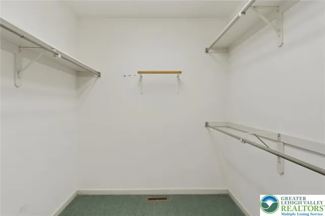 $525,000 | 4861 Sydney Close, Lower Macungie Township, PA 18062