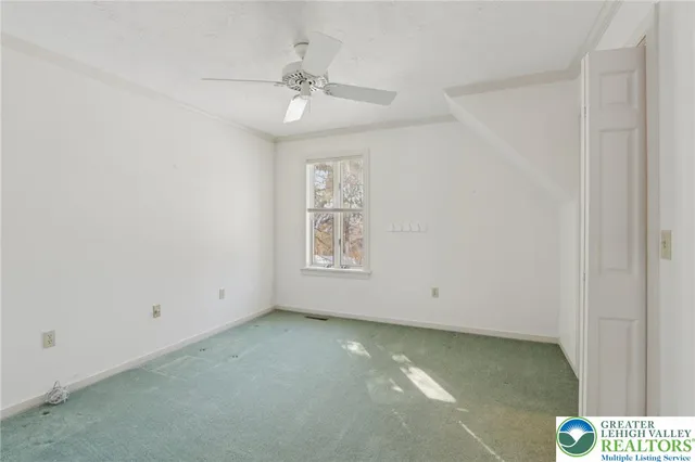 $525,000 | 4861 Sydney Close, Lower Macungie Township, PA 18062