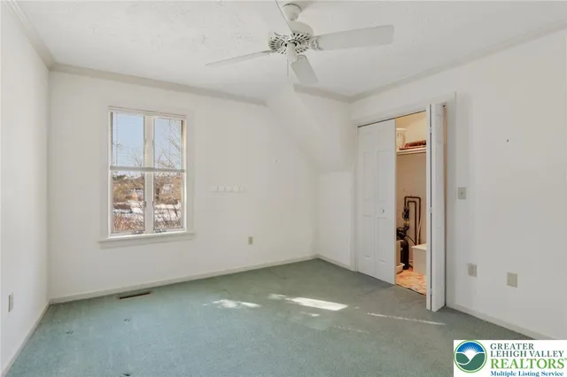 $525,000 | 4861 Sydney Close, Lower Macungie Township, PA 18062