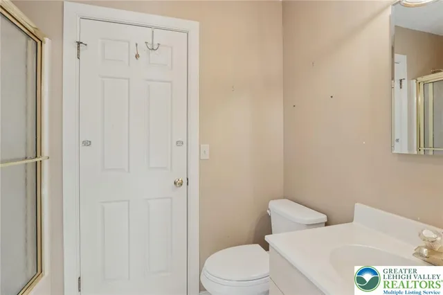 $525,000 | 4861 Sydney Close, Lower Macungie Township, PA 18062