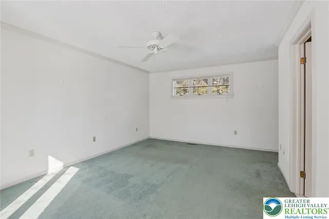 $525,000 | 4861 Sydney Close, Lower Macungie Township, PA 18062