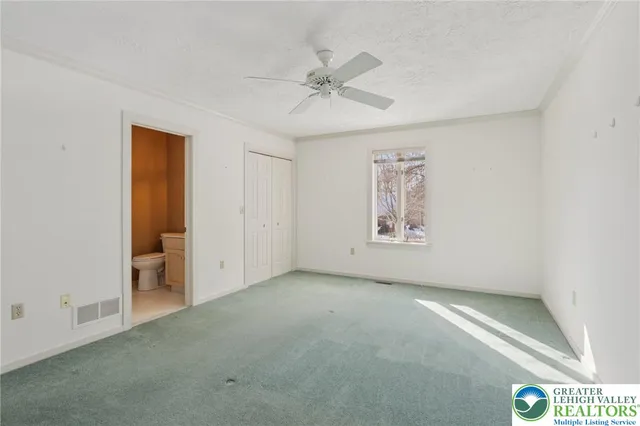 $525,000 | 4861 Sydney Close, Lower Macungie Township, PA 18062