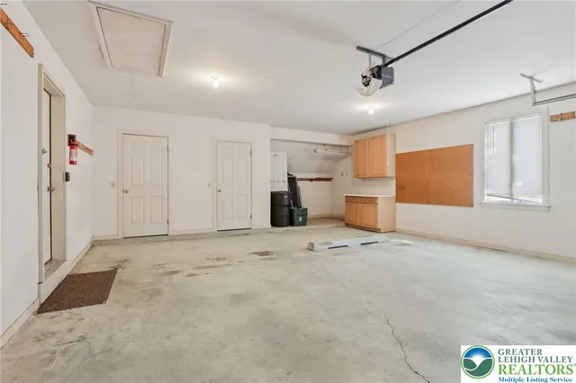 $525,000 | 4861 Sydney Close, Lower Macungie Township, PA 18062