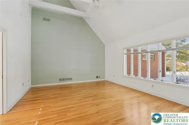 $525,000 | 4861 Sydney Close, Lower Macungie Township, PA 18062