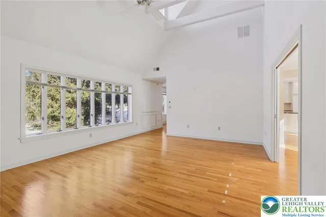 $525,000 | 4861 Sydney Close, Lower Macungie Township, PA 18062