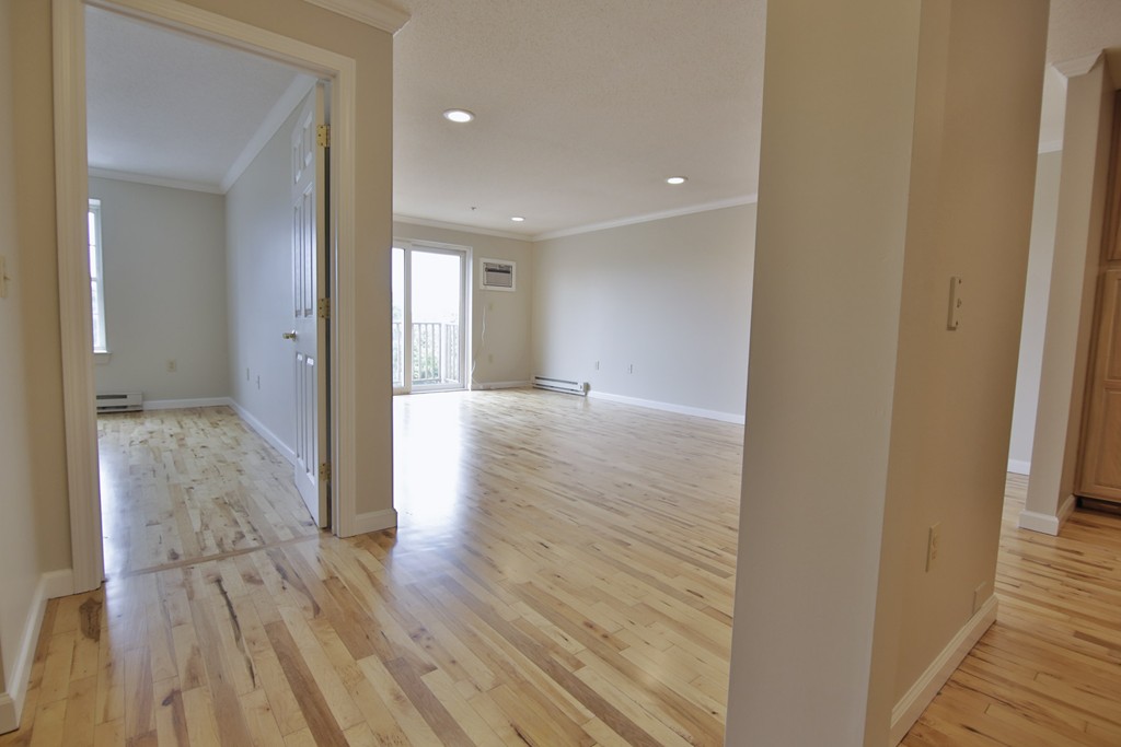 2 Ocean Avenue, Unit 3L Gloucester, MA 01930 - Photo 15 of 17