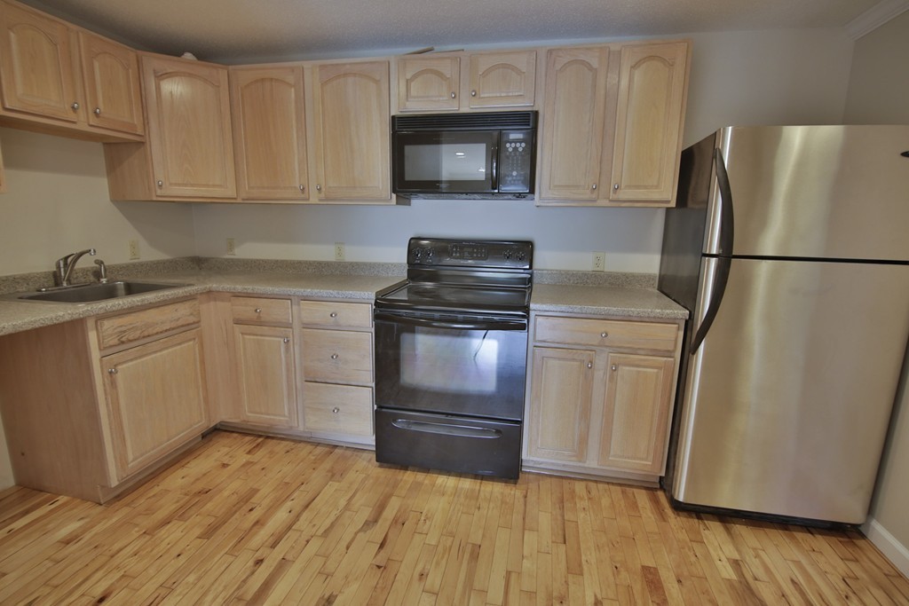 2 Ocean Avenue, Unit 3L Gloucester, MA 01930 - Photo 3 of 17