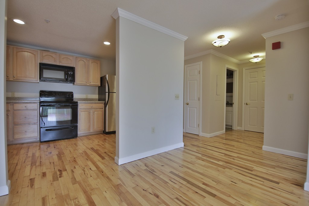 2 Ocean Avenue, Unit 3L Gloucester, MA 01930 - Photo 4 of 17