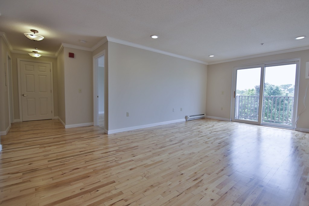 2 Ocean Avenue, Unit 3L Gloucester, MA 01930 - Photo 5 of 17