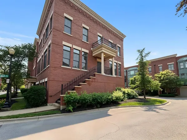 $339,900 | 132 Dawson Drive, Elgin, IL 60120