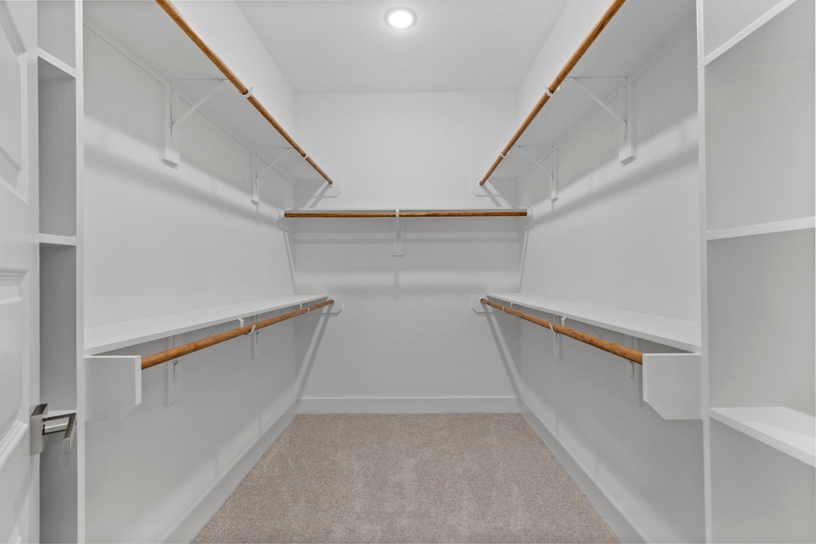 8109 Hamlet Street, Unit B Houston, TX 77078 - Photo 13 of 21 a view of walk in closet
