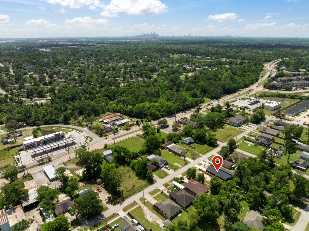 8109 Hamlet Street, Unit B Houston, TX 77078 - Photo 19 of 21 an aerial view of multiple house