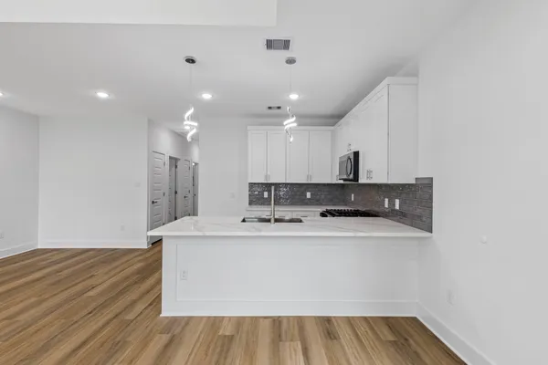 $2,100 | 8109 Hamlet Street, Unit B, Houston, TX 77078