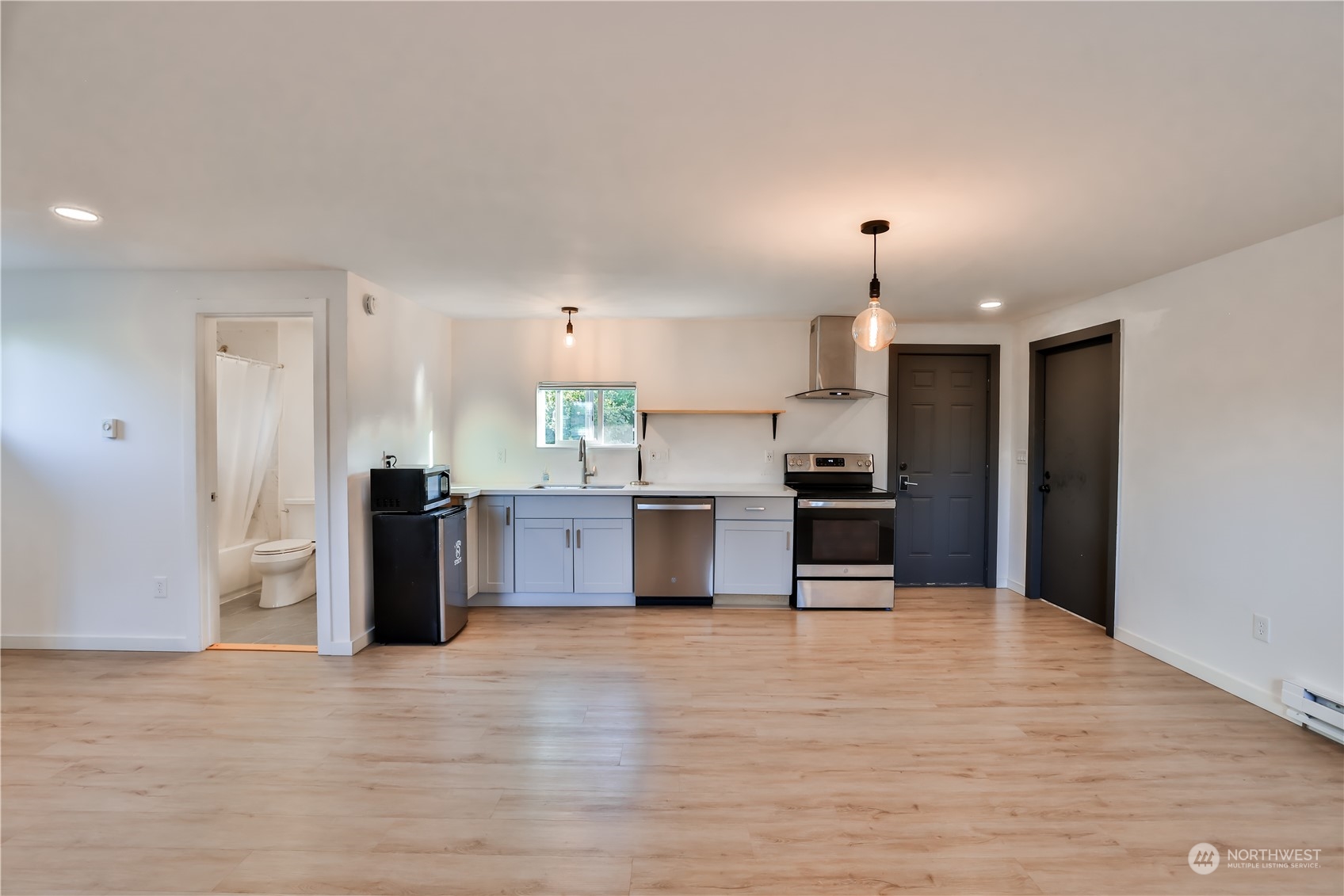 9112 218th Street Southwest Edmonds, WA 98026 - Photo 17 of 35