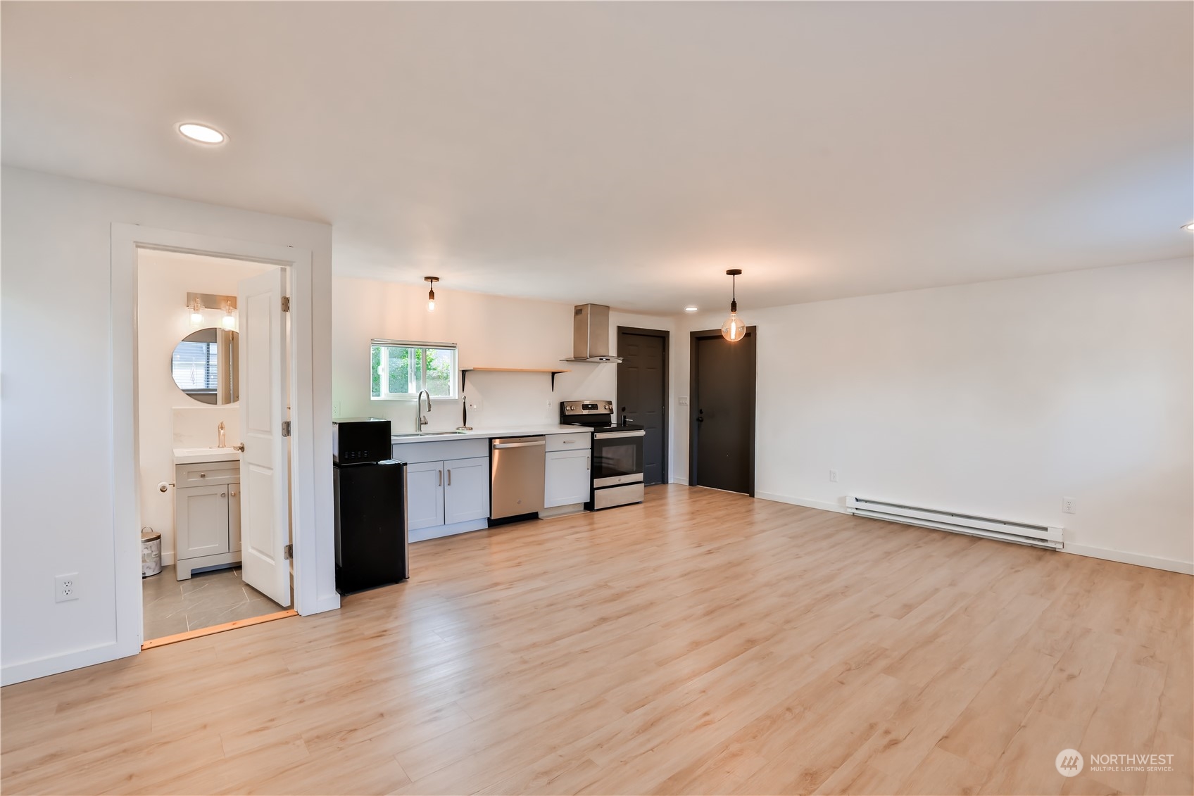 9112 218th Street Southwest Edmonds, WA 98026 - Photo 18 of 35