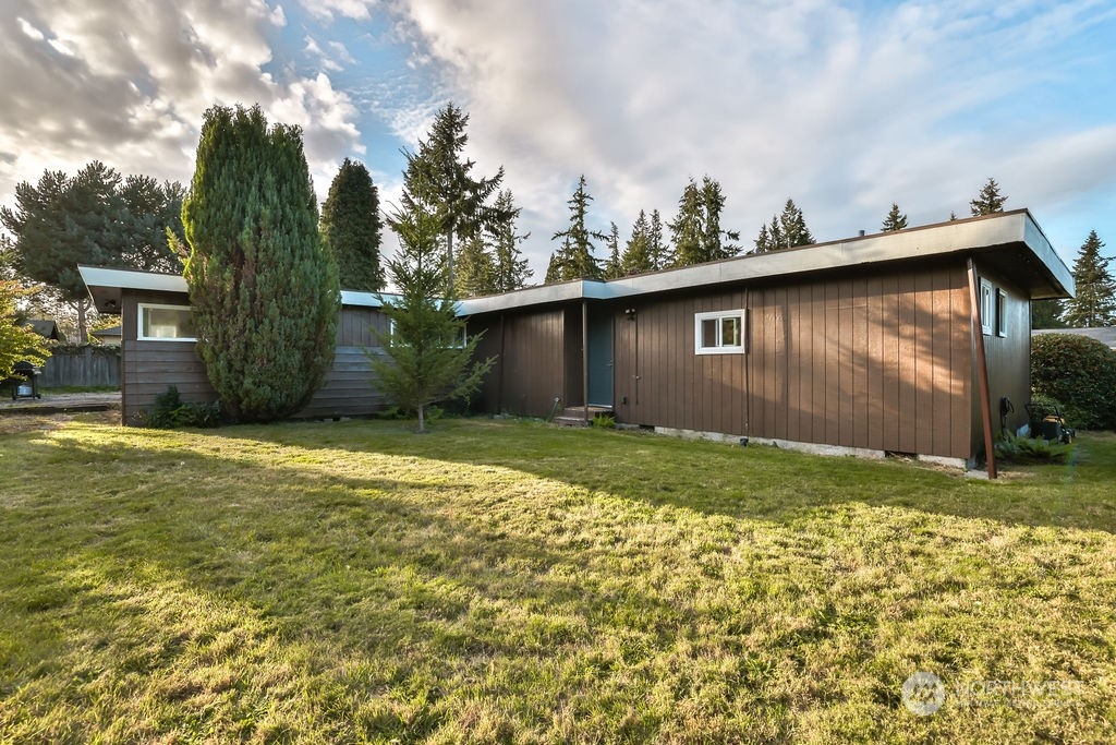 9112 218th Street Southwest Edmonds, WA 98026 - Photo 25 of 35