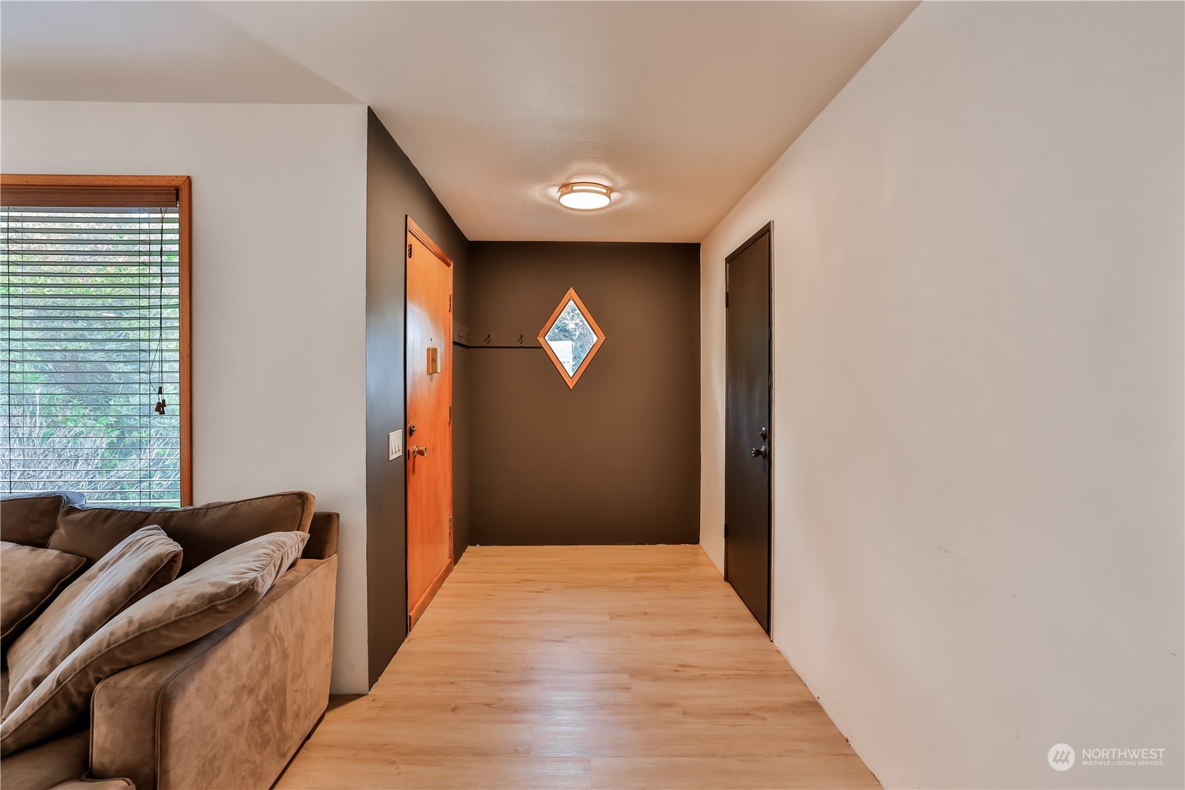 9112 218th Street Southwest Edmonds, WA 98026 - Photo 5 of 35