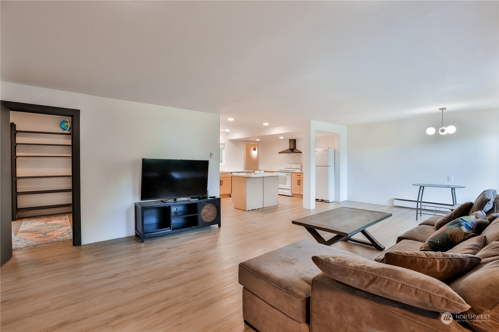 9112 218th Street Southwest Edmonds, WA 98026 - Photo 6 of 35