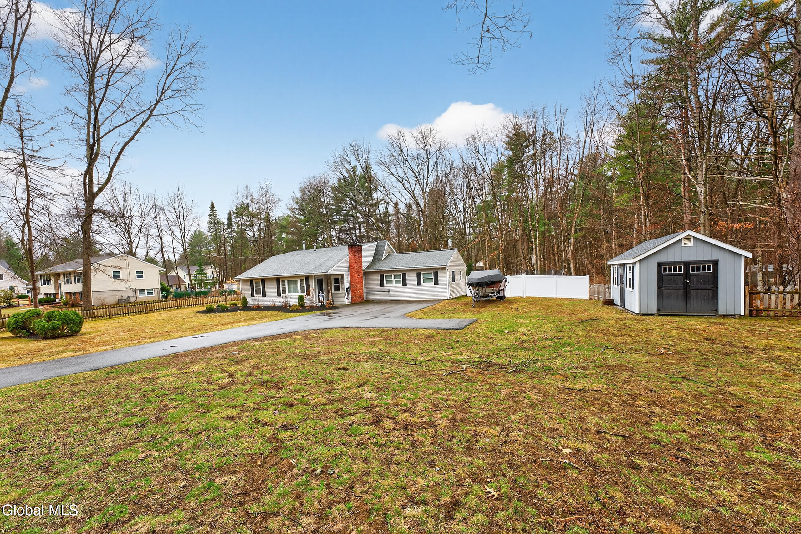 88 Jones Road Wilton, NY 12866 - Photo 3 of 39 0 Front 3